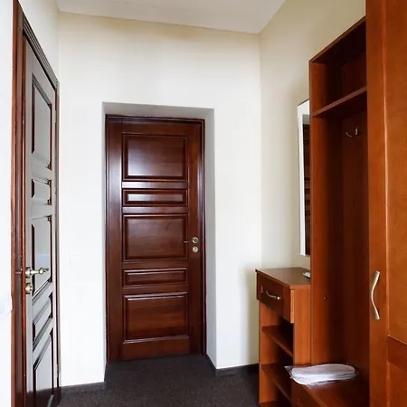 Hotel Patriarshyi 3*
