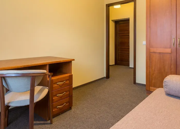 فندق Patriarshyi